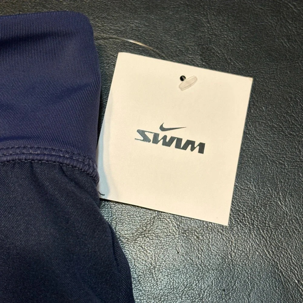 Nike Women’s Dark Navy Swim Shorts size Medium NWT - Picture 3 of 13
